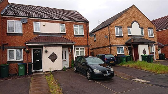 2 Bedroom House To Rent In Hawkins Croft, Tividale, DY4