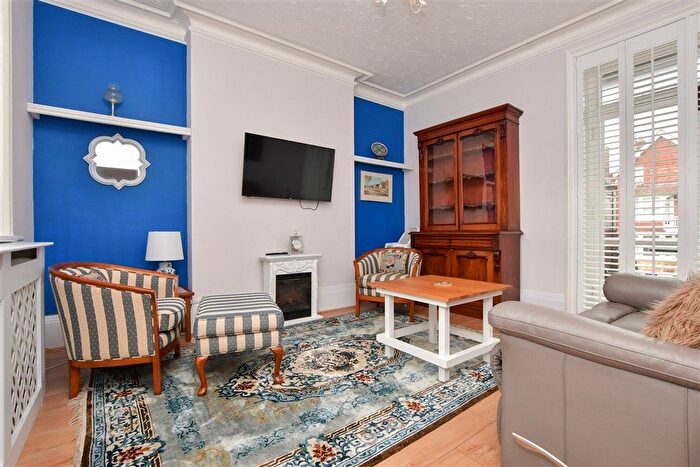 1 Bedroom Flat For Sale In Westgate Bay Avenue, Westgate-On-Sea, Kent, CT8