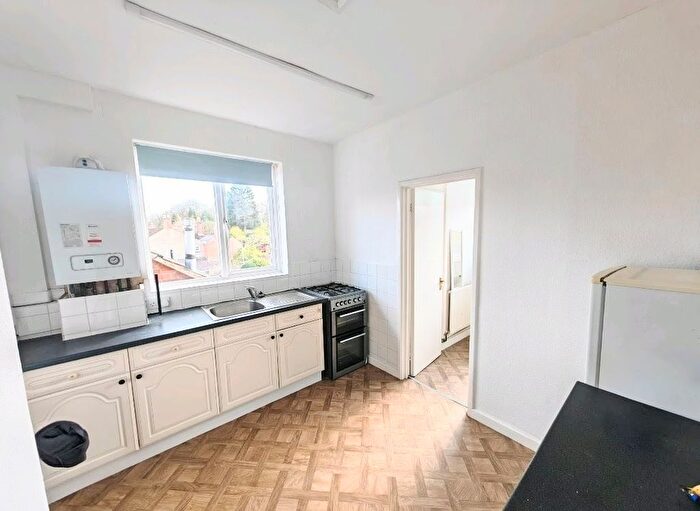 2 Bedroom Flat To Rent In Flat High Street, Derby, DE65