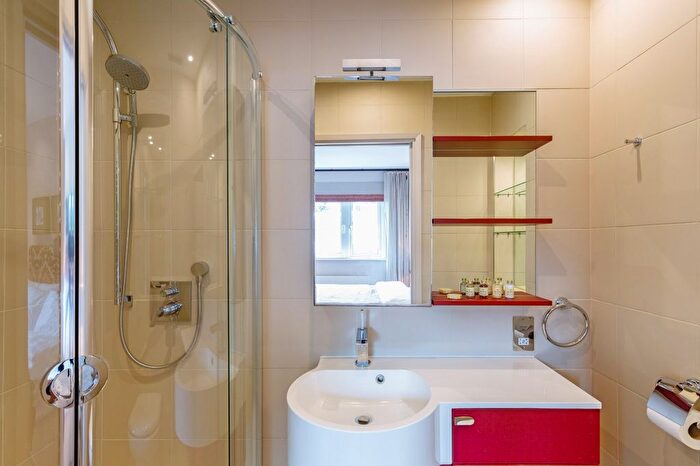5 Bedroom Detached House To Rent In Woodsford Square, Holland Park, London, W14
