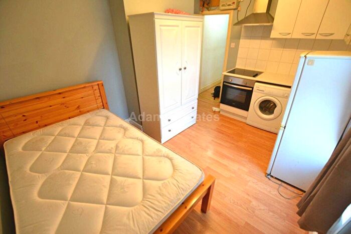 Studio To Rent In Flat, London Street, Reading, RG1