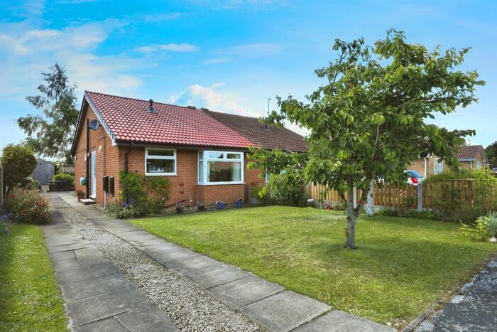 2 Bedroom Semi-Detached Bungalow For Sale In William Bradford Close, Austerfield, Doncaster, DN10