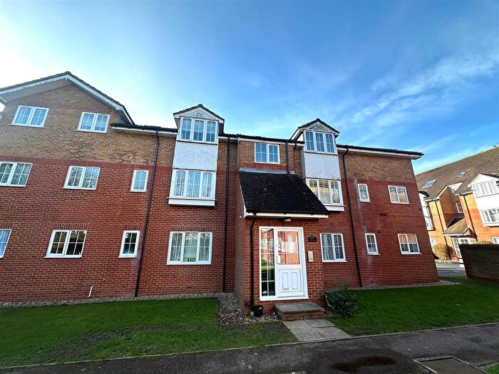 1 Bedroom Flat To Rent In Hagden Lane, Watford, WD18