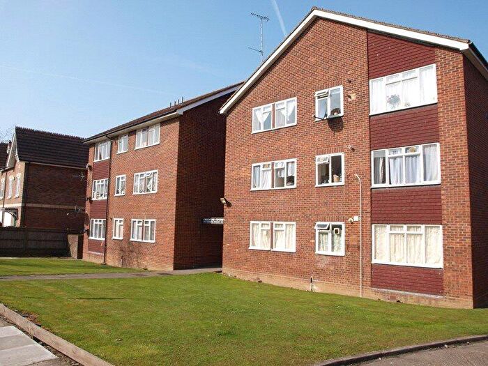 2 Bedroom Apartment To Rent In Chilvins Court, Nether Street, London, N3