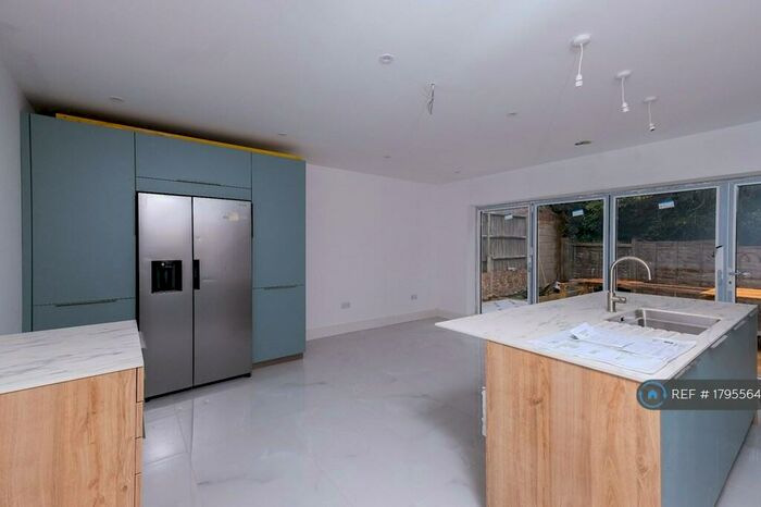 5 Bedroom Detached House To Rent In Stock Orchard Crescent, London, N7