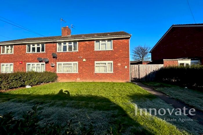 2 Bedroom Flat To Rent In Humphries Crescent, Bilston, WV14