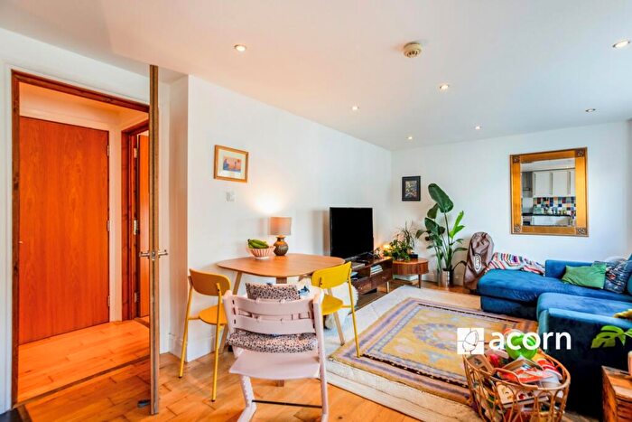 1 Bedroom Flat To Rent In Palace View, SE22