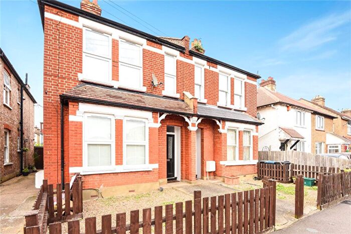 2 Bedroom Apartment To Rent In Tolworth Park Road, Surbiton, KT6