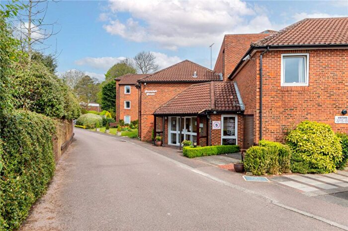 1 Bedroom Flat To Rent In Roundwood Lane, Harpenden, AL5