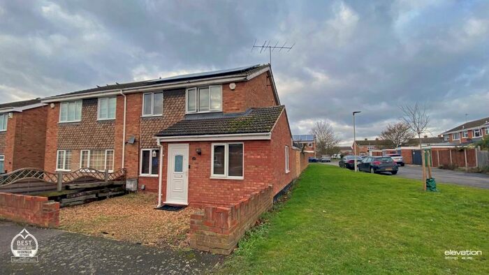 3 Bedroom Semi-Detached House To Rent In Harlech Road, Bedford, MK41