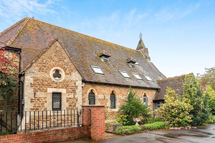 3 Bedroom Semi Detached House For Sale In Ottershaw, Surrey, KT16