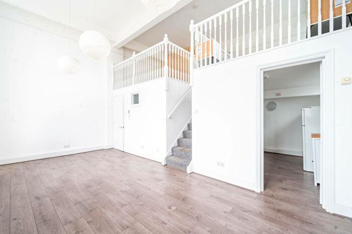 1 Bedroom Flat To Rent In Este Road, Clapham Junction, London, SW11