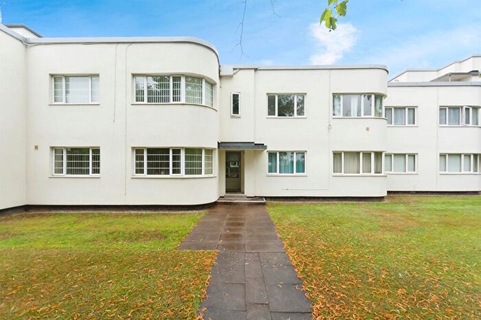 2 Bedroom Apartment To Rent In Stratford Road, Hall Green, Birmingham, B28