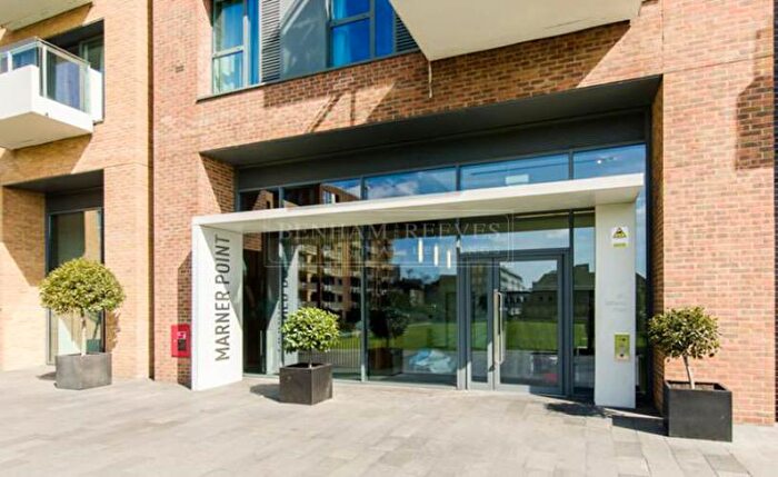 3 Bedroom Apartment To Rent In Marner Point, Jefferson Plaza, Bromley By Bow, Stratford, Bow, London, E3