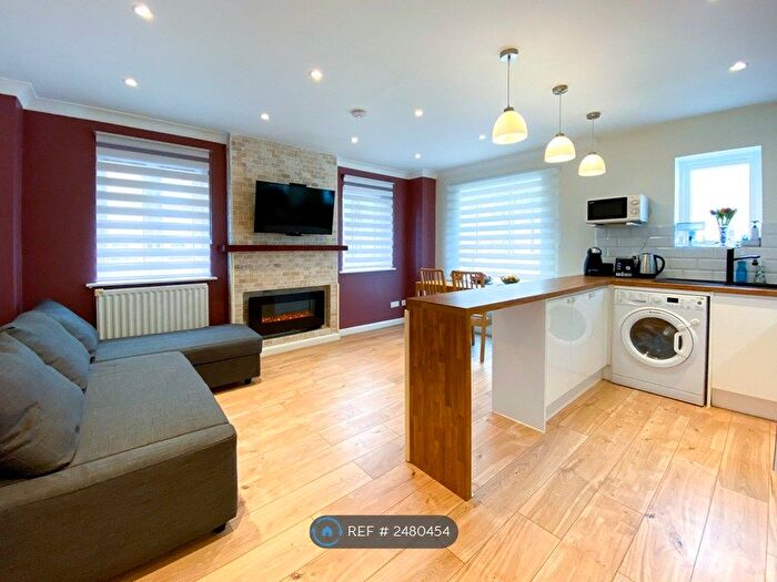 2 Bedroom Flat To Rent In Pankhurst Avenue, London, E16