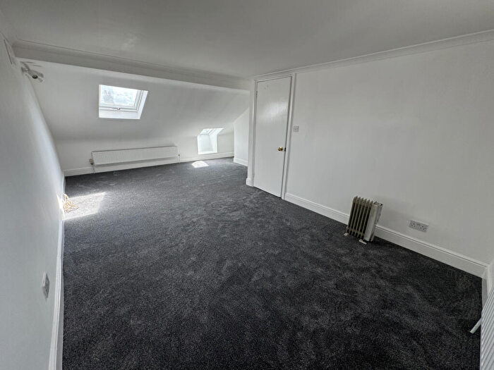 2 Bedroom Flat To Rent In Kingston Road, Ilford, IG1