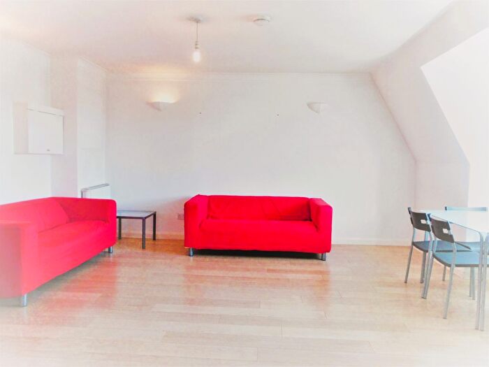 2 Bedroom Flat To Rent In Brixton Road, London, SW9