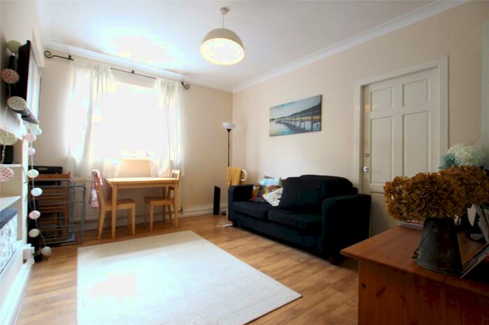 3 Bedroom Apartment To Rent In Anne Boleyn House, Prusom Street, London, E1W