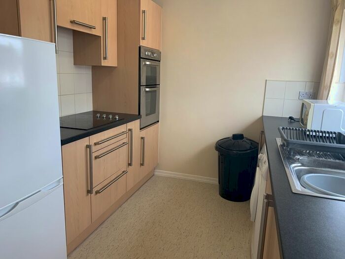 2 Bedroom Flat To Rent In Bramcote Lane, Wollaton, Nottingham, NG8