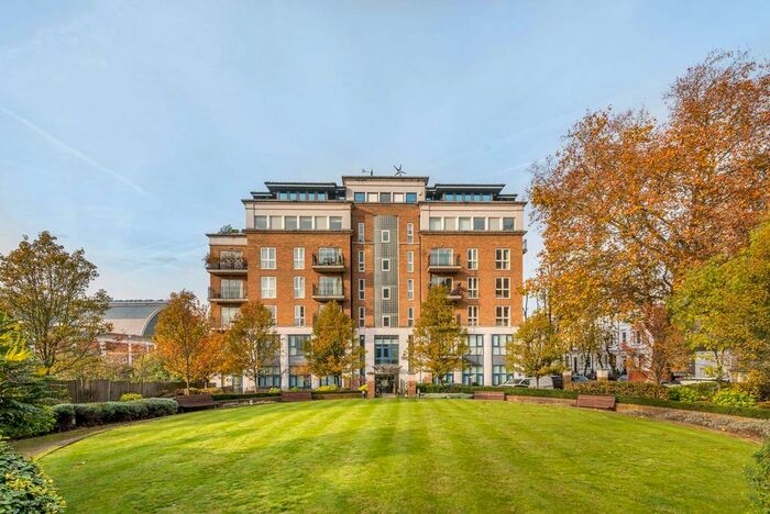 2 Bedroom Flat To Rent In Kensington High Street, High Street Kensington, London, W14