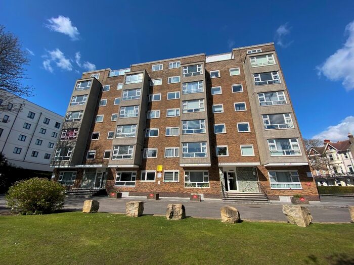 2 Bedroom Flat To Rent In West Cliff Road, Westbourne, Bournemouth, BH2