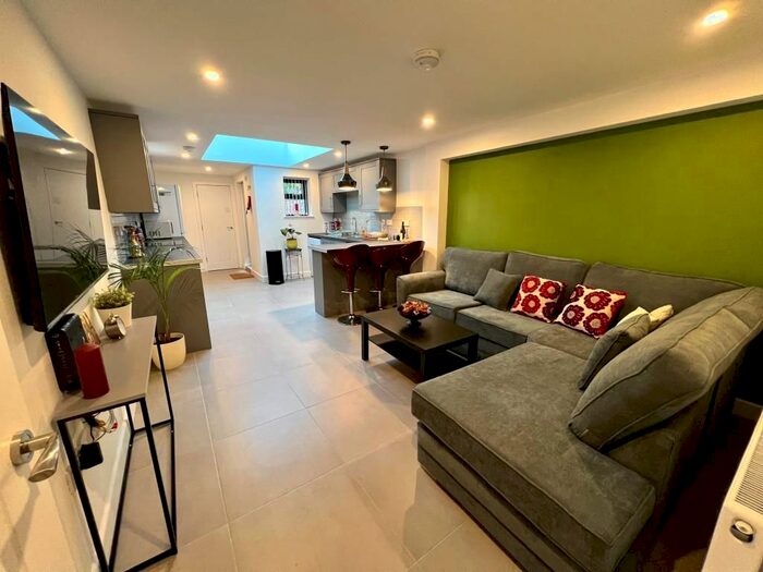 5 Bedroom End Of Terrace House To Rent In St. Margaret Road, Coventry, CV1