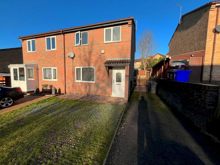 3 Bedroom Semi-Detached House To Rent In Meynell Close, Burton-On-Trent, DE15