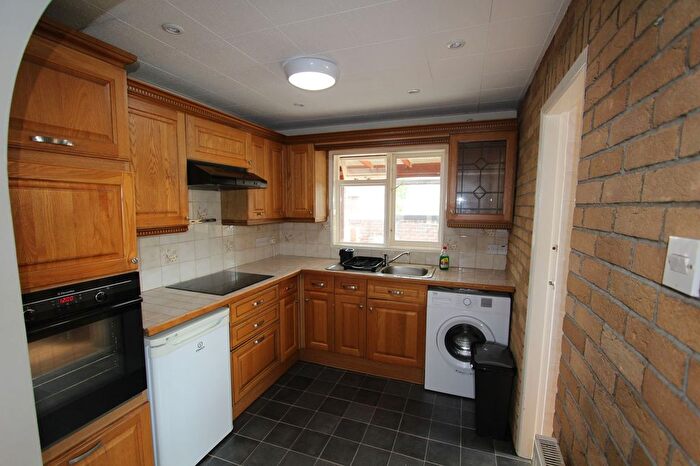 2 Bedroom Flat To Rent In Abbeydale Road, Sheffield, S7