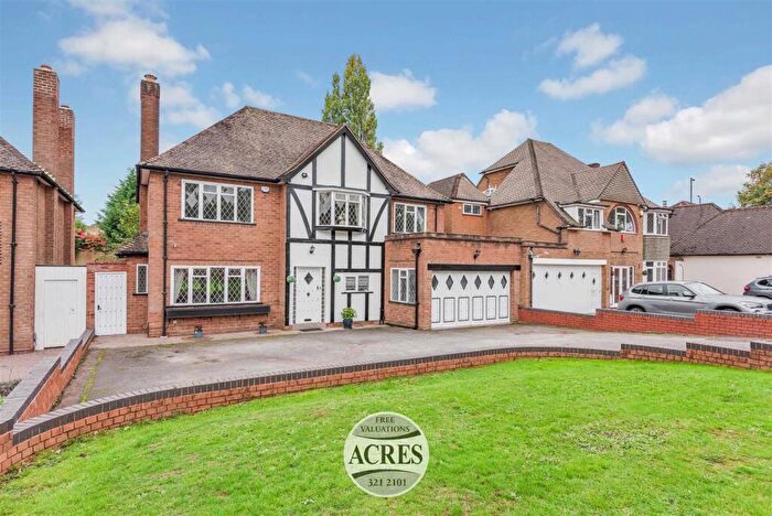 4 Bedroom House For Sale In Monmouth Drive, Sutton Coldfield, B73