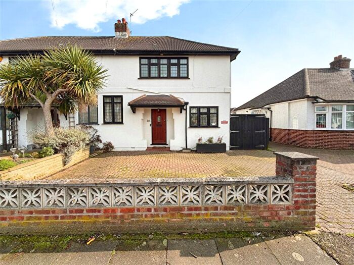 3 Bedroom Semi Detached House For Sale In Rydal Drive, Bexleyheath, DA7