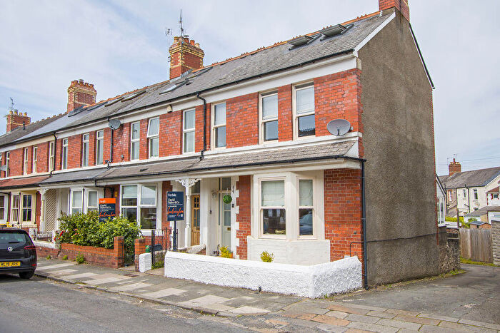 4 Bedroom End Of Terrace House For Sale In West Terrace, Penarth, CF64
