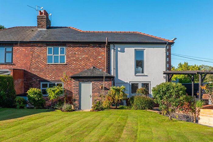 4 Bedroom Semi-Detached House For Sale In Yewlands Avenue, Charnock Richard, Chorley, PR7