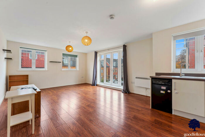 2 Bedroom Apartment To Rent In Schoolgate Drive, Morden, Surrey, SM4