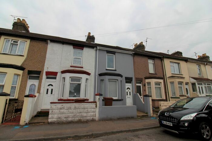3 Bedroom Terraced House To Rent In St. Johns Road, Gillingham, Kent, ME7