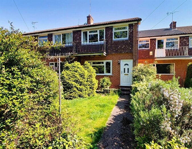 3 Bedroom Town House For Sale In St. Helens Crescent, Burton Joyce, Nottingham, NG14