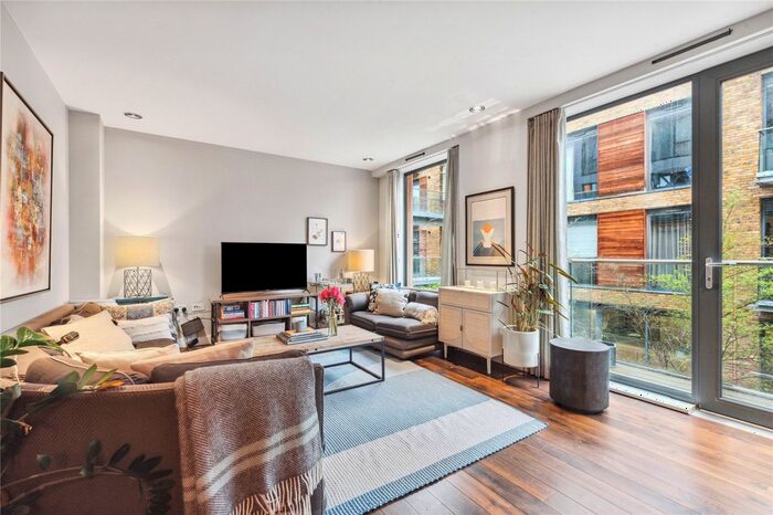 2 Bedroom Flat To Rent In Porteus Place, London, SW4