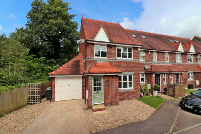 3 Bedroom End Of Terrace House To Rent In The Brambles, Prospect Road, St. Albans, Hertfordshire, AL1