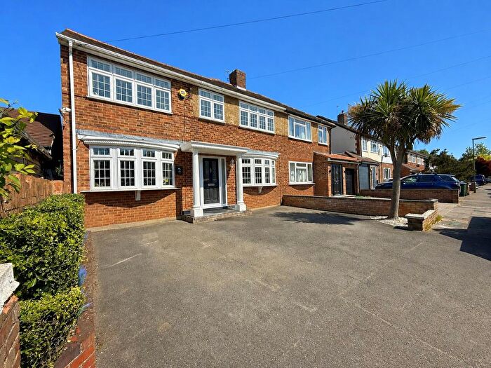 3 Bedroom Property For Sale In Gilmore Crescent, Ashford, TW15