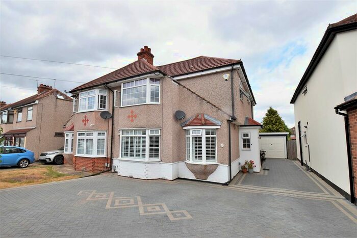 4 Bedroom Semi-Detached House To Rent In Silverdale Road, Bexleyheath, DA7