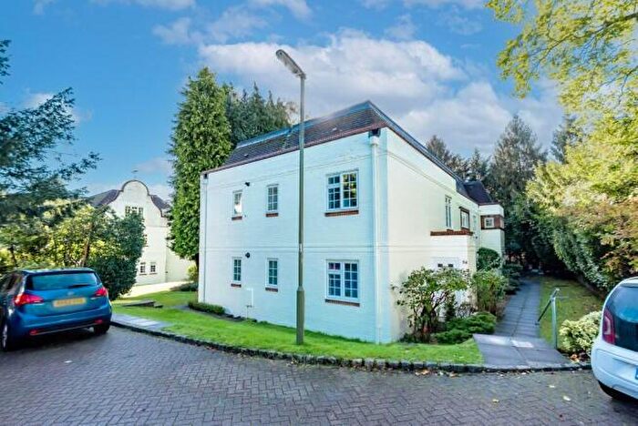 1 Bedroom Apartment To Rent In Lightwater, GU18