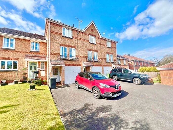 3 Bedroom House To Rent In Lovage Road, Whiteley, Fareham, Hampshire, PO15