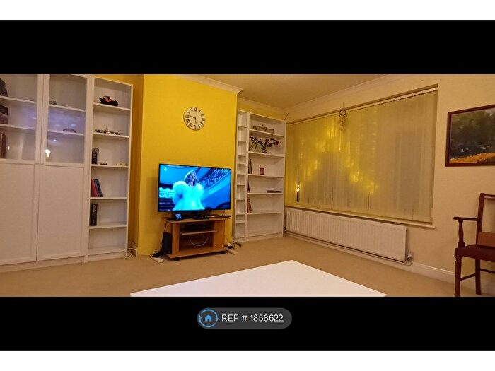 4 Bedroom Semi-detached House To Rent In Colesbourne Road, Cheltenham, GL51