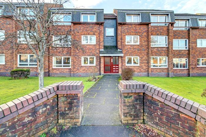 2 Bedroom Flat For Sale In Cedarwood Court, Cardross, G82