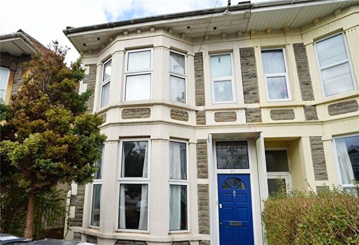 6 Bedroom Semi-Detached House To Rent In Downend Road, Bristol, BS16
