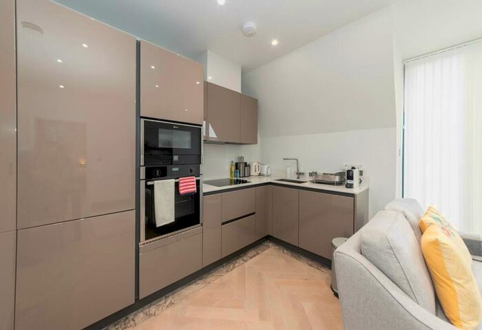 1 Bedroom Flat To Rent In Duke Street, Reading, Berkshire, RG1