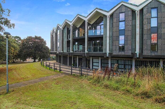 2 Bedroom Apartment To Rent In Knightsbridge Court, Chesterfield, S40