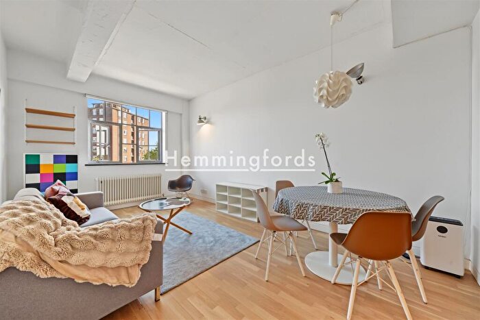 1 Bedroom Apartment For Sale In Shepperton Road, London, N1