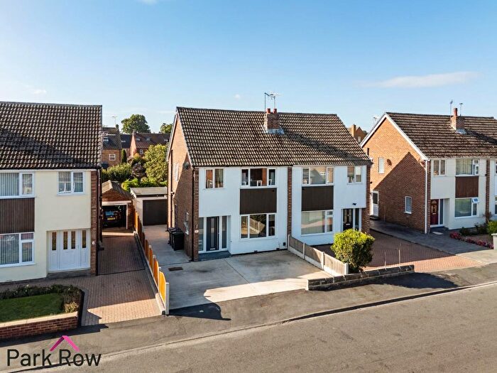 3 Bedroom Semi-detached House For Sale In Wolsey Croft, Sherburn In Elmet, Leeds, LS25