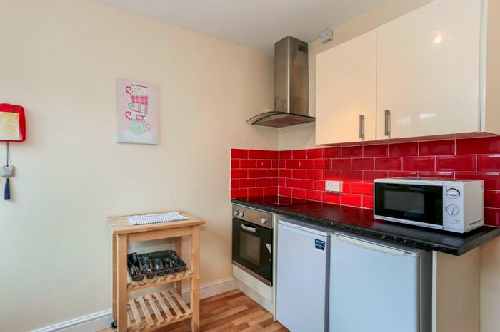 3 Bedroom Terraced House To Rent In Harvey Goodwin Avenue, CB4