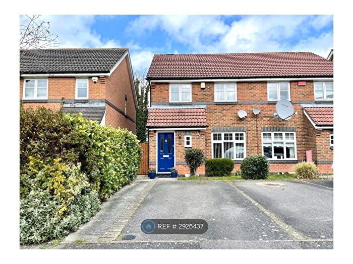 3 Bedroom Semi-Detached House To Rent In Port Rise, Chatham, ME4